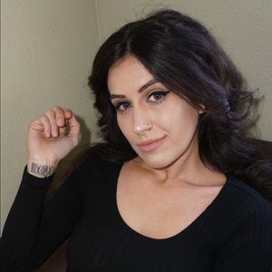 Meet your Posher, Cher